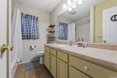 126 Woodland Drive Pleasanton TX 78064