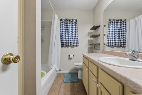 126 Woodland Drive Pleasanton TX 78064