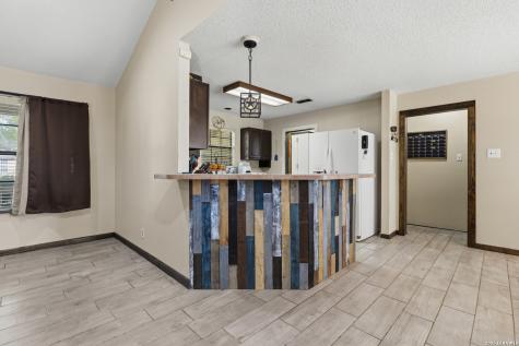 126 Woodland Drive Pleasanton TX 78064