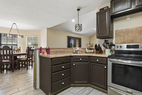 126 Woodland Drive Pleasanton TX 78064