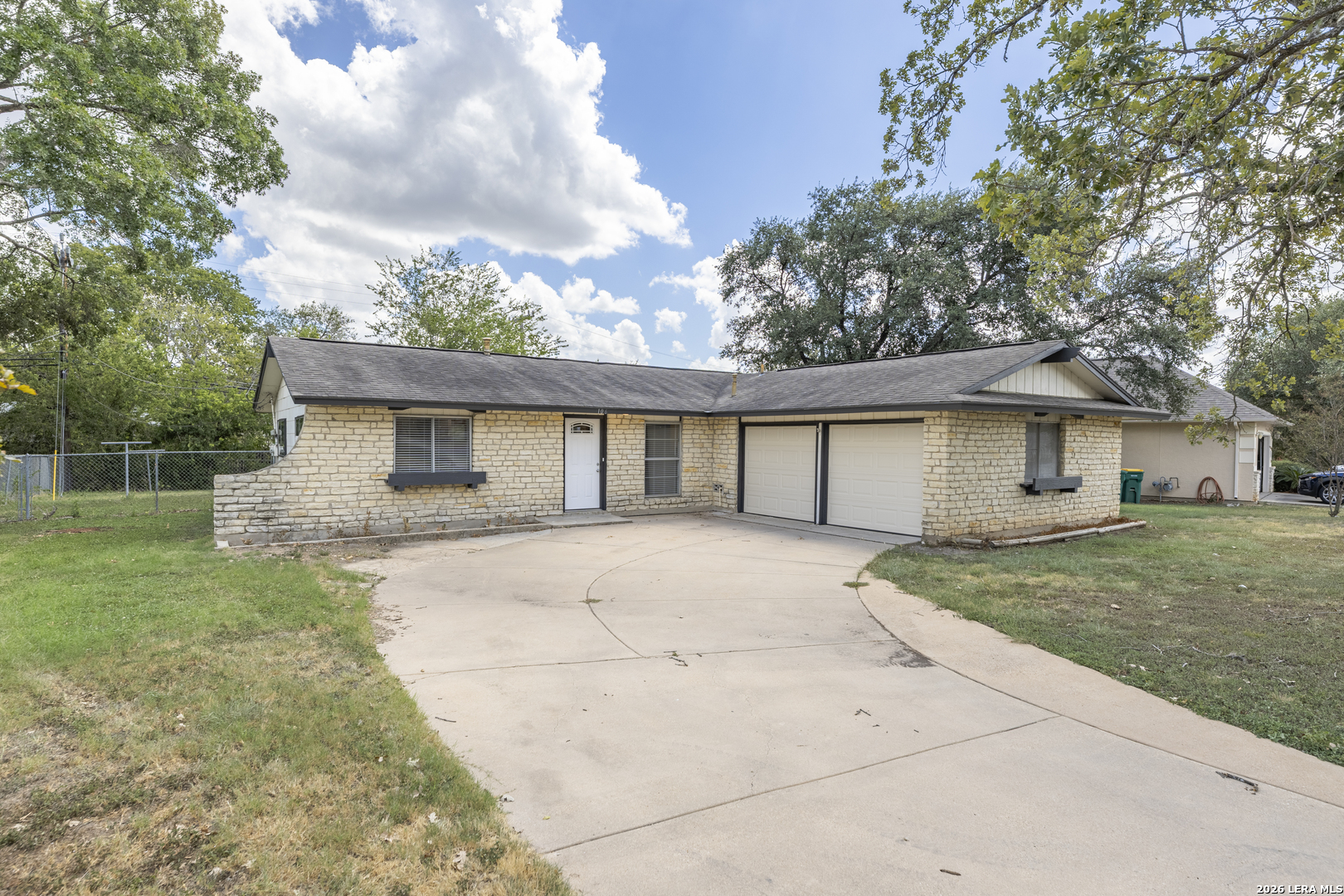 106 Woodview Drive Live Oak TX 78233