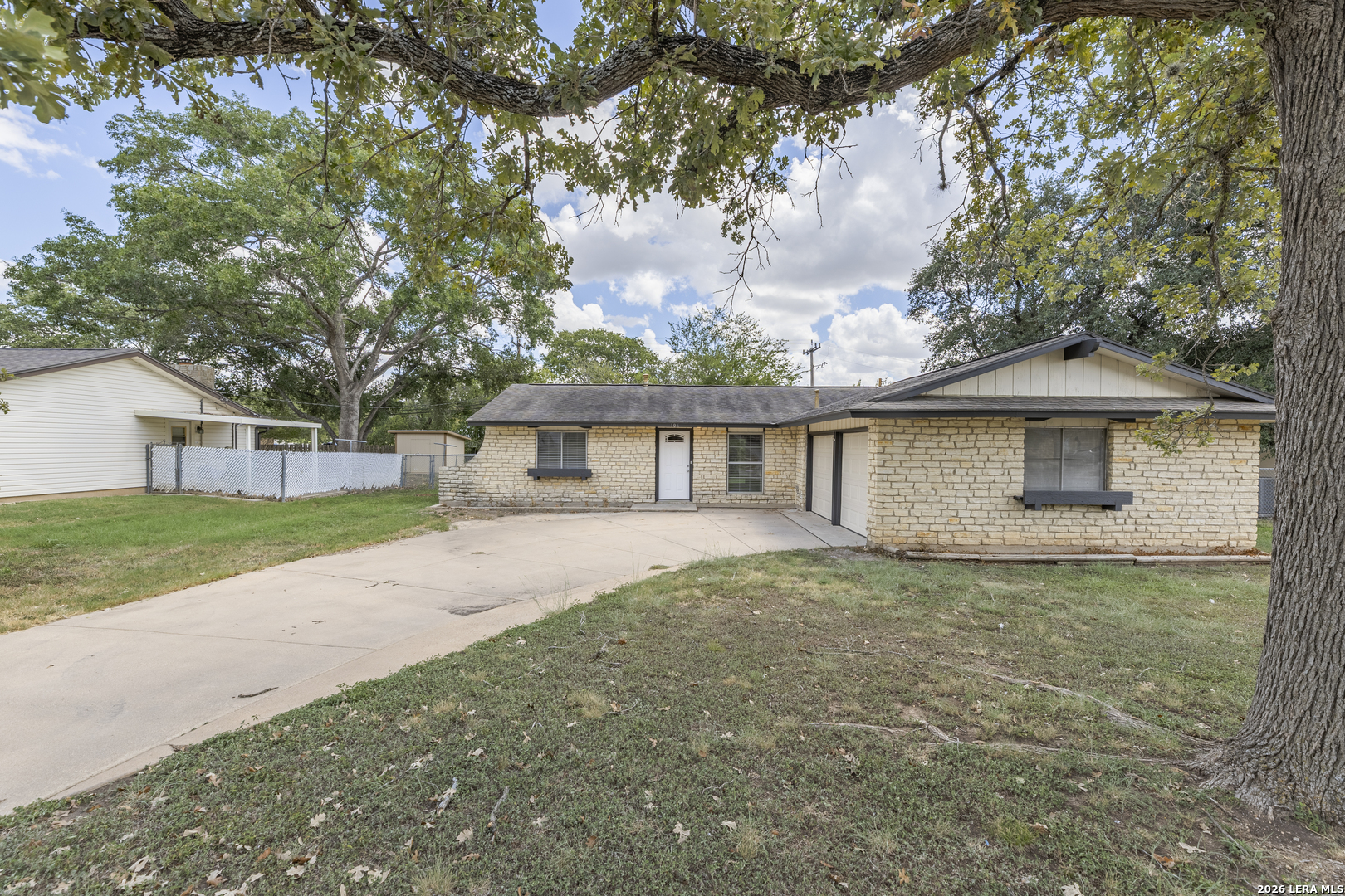 106 Woodview Drive Live Oak TX 78233