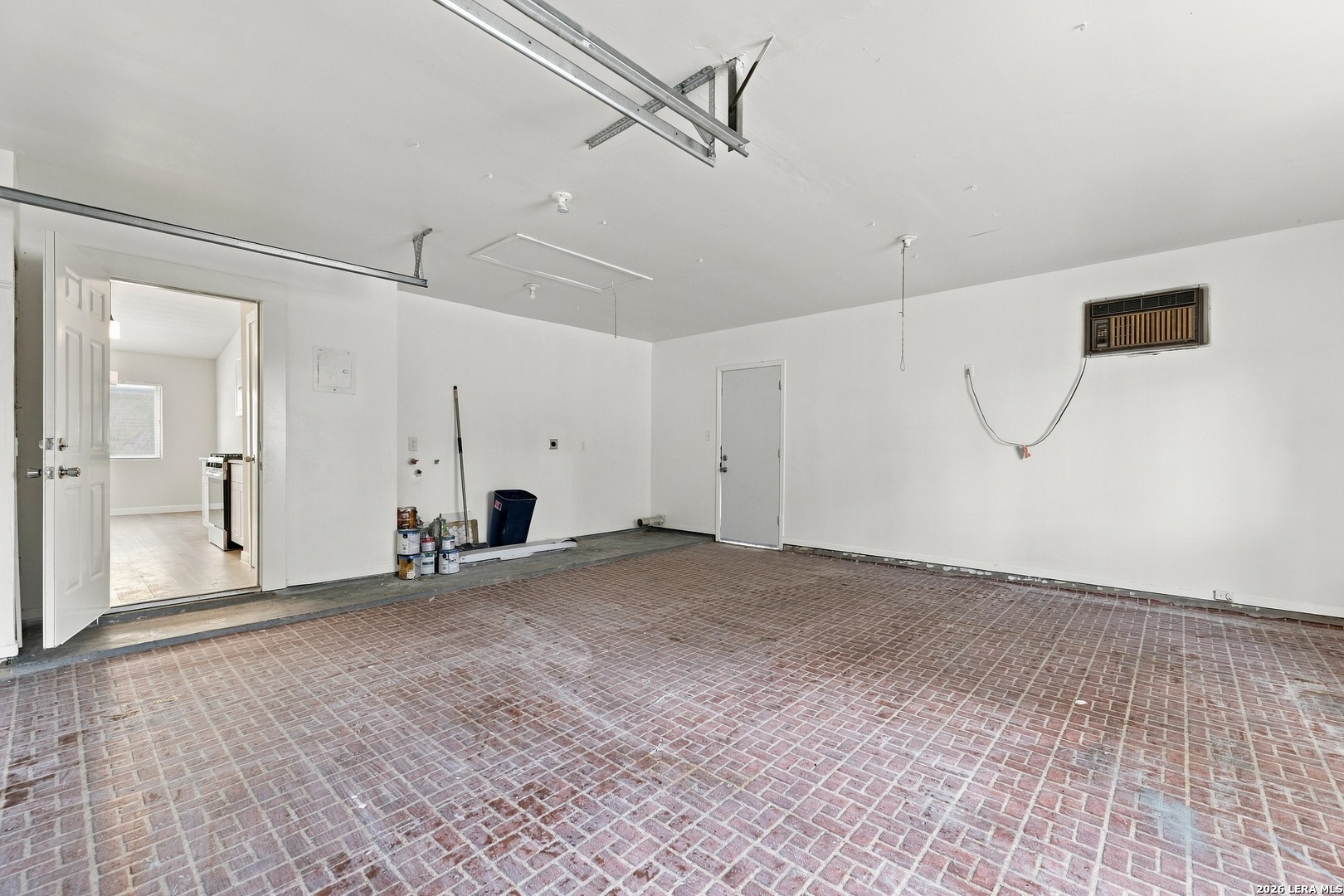 106 Woodview Drive Live Oak TX 78233