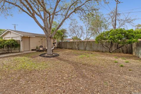 1411 E Corpus Christi Street Beeville TX 78102