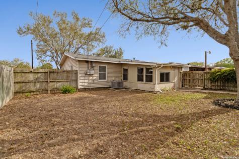 1411 E Corpus Christi Street Beeville TX 78102