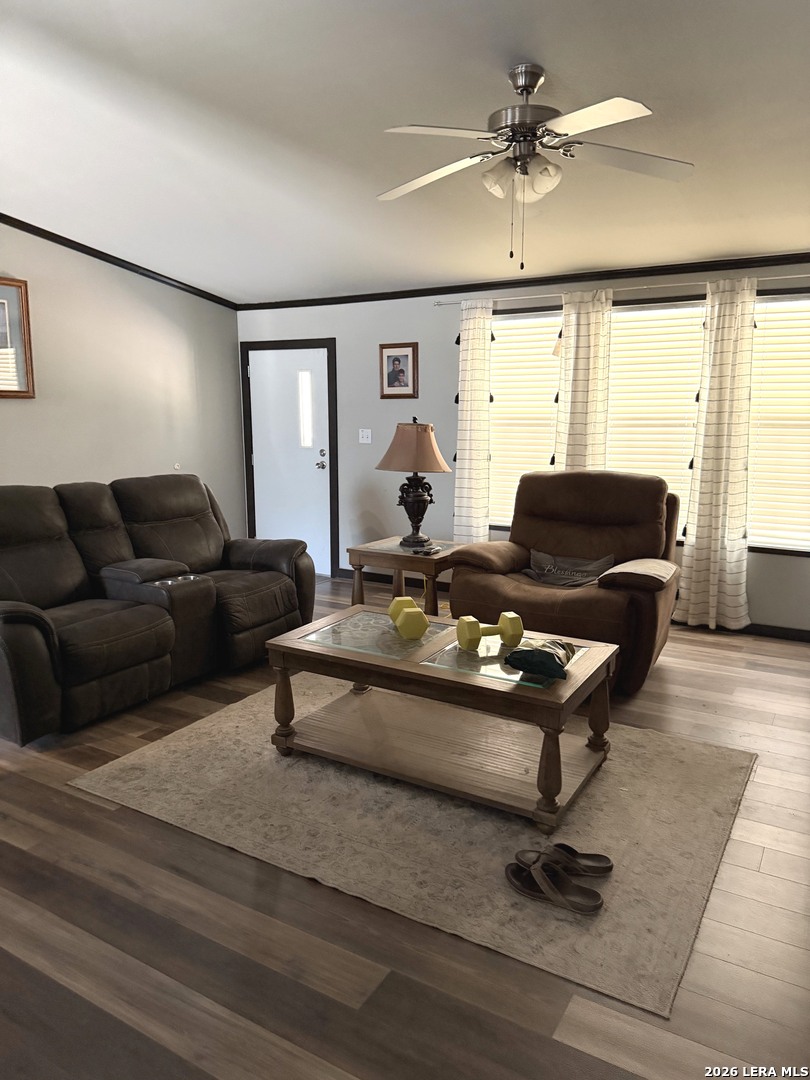 278 County Road 6767 Natalia TX 78059
