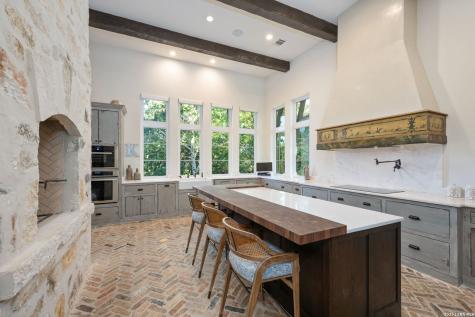 107 Umbria San Antonio TX 78230