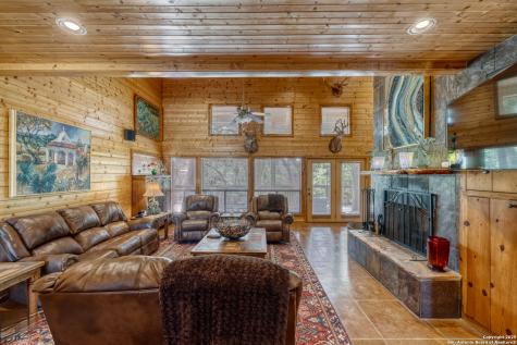 4983 Ranch Road 1051 Uvalde TX 78801