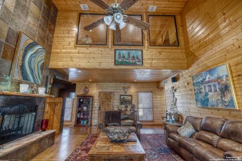 4983 Ranch Road 1051 Uvalde TX 78801