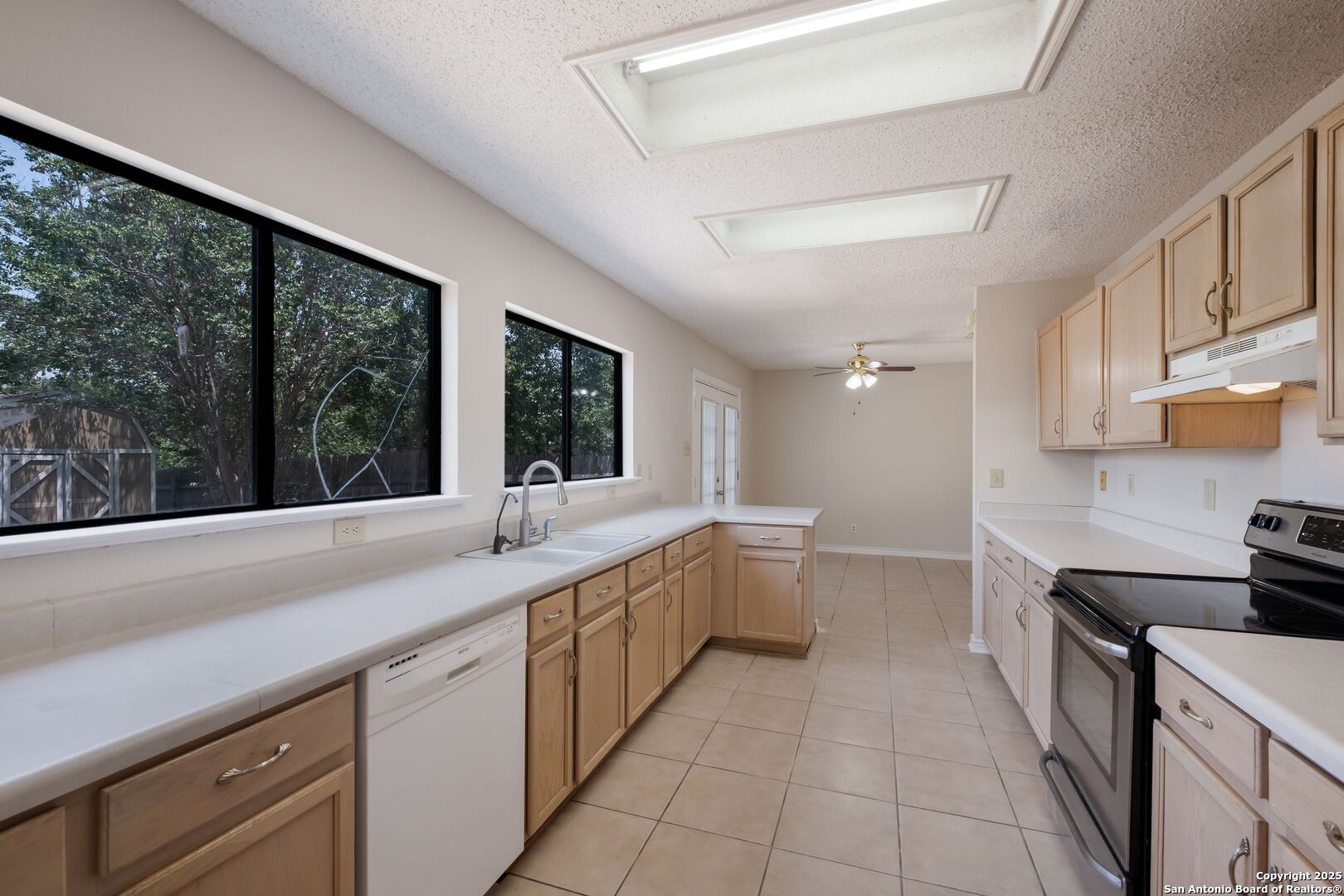 6647 Beech Trail Drive Converse TX 78109