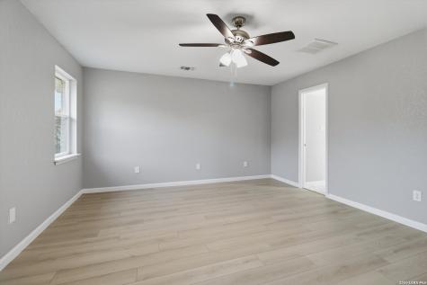 1070 Lonesome Trail Driftwood TX 78619