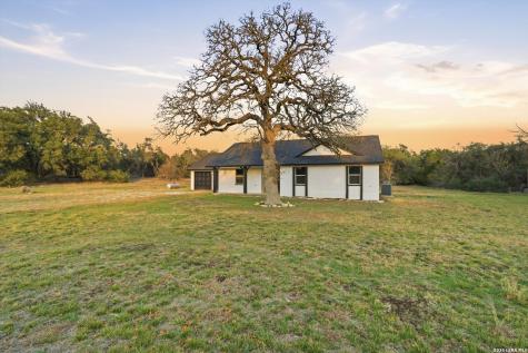 1070 Lonesome Trail Driftwood TX 78619