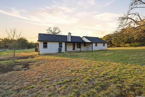 1070 Lonesome Trail Driftwood TX 78619