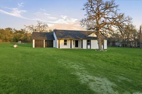 1070 Lonesome Trail Driftwood TX 78619