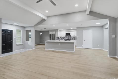 1070 Lonesome Trail Driftwood TX 78619