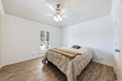213 Bending Oak New Braunfels TX 78132