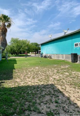 138 De Zavala Street Brackettville TX 78832