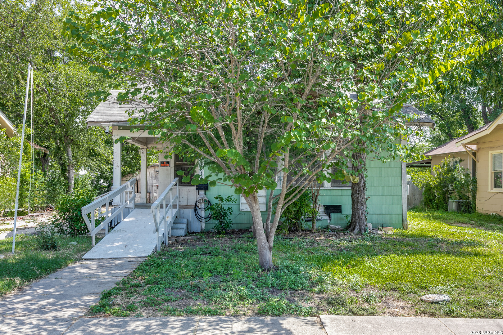 1610 W Craig Place San Antonio TX 78201