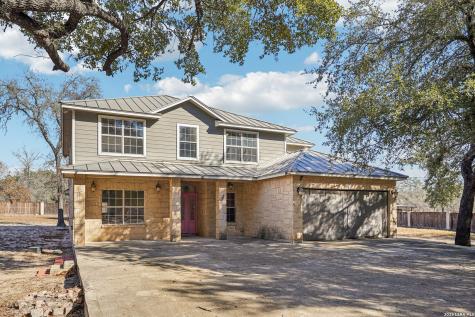 301 County Road 6862 Natalia TX 78059