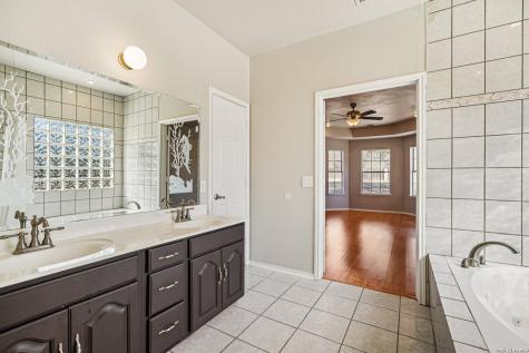 301 County Road 6862 Natalia TX 78059