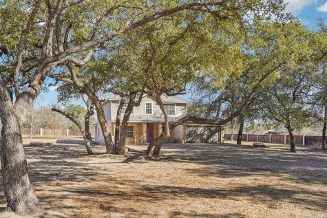 301 County Road 6862 Natalia TX 78059