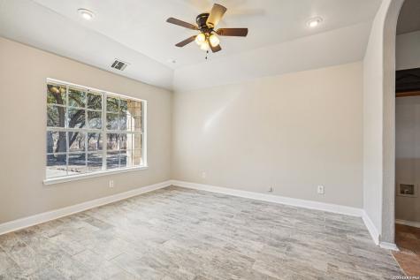 301 County Road 6862 Natalia TX 78059