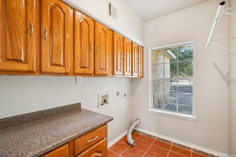301 County Road 6862 Natalia TX 78059