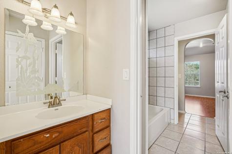 301 County Road 6862 Natalia TX 78059