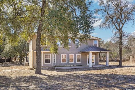 301 County Road 6862 Natalia TX 78059