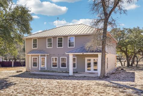 301 County Road 6862 Natalia TX 78059