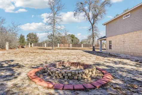 301 County Road 6862 Natalia TX 78059