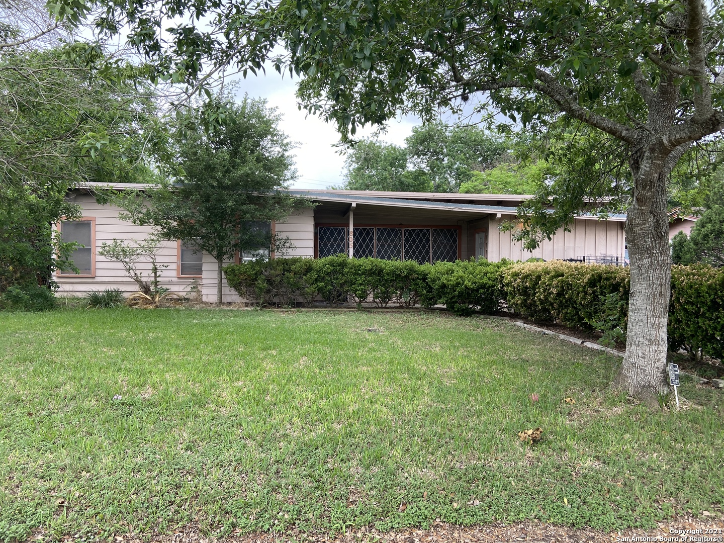 805 E Crestwood Drive Victoria TX 77901