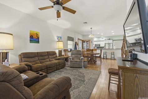 505 W San Antonio Fredericksburg TX 78624