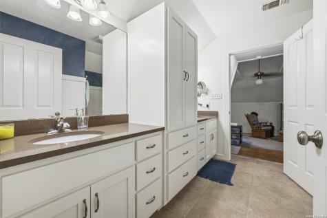 505 W San Antonio Fredericksburg TX 78624