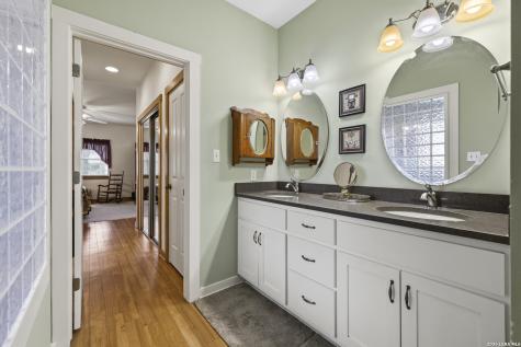 505 W San Antonio Fredericksburg TX 78624