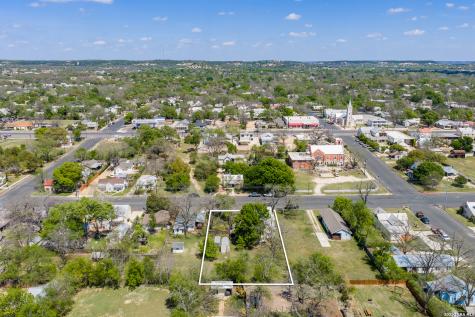 505 W San Antonio Fredericksburg TX 78624