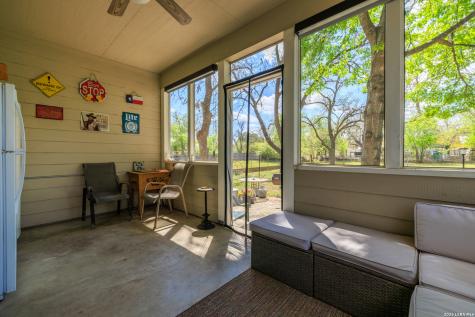 505 W San Antonio Fredericksburg TX 78624