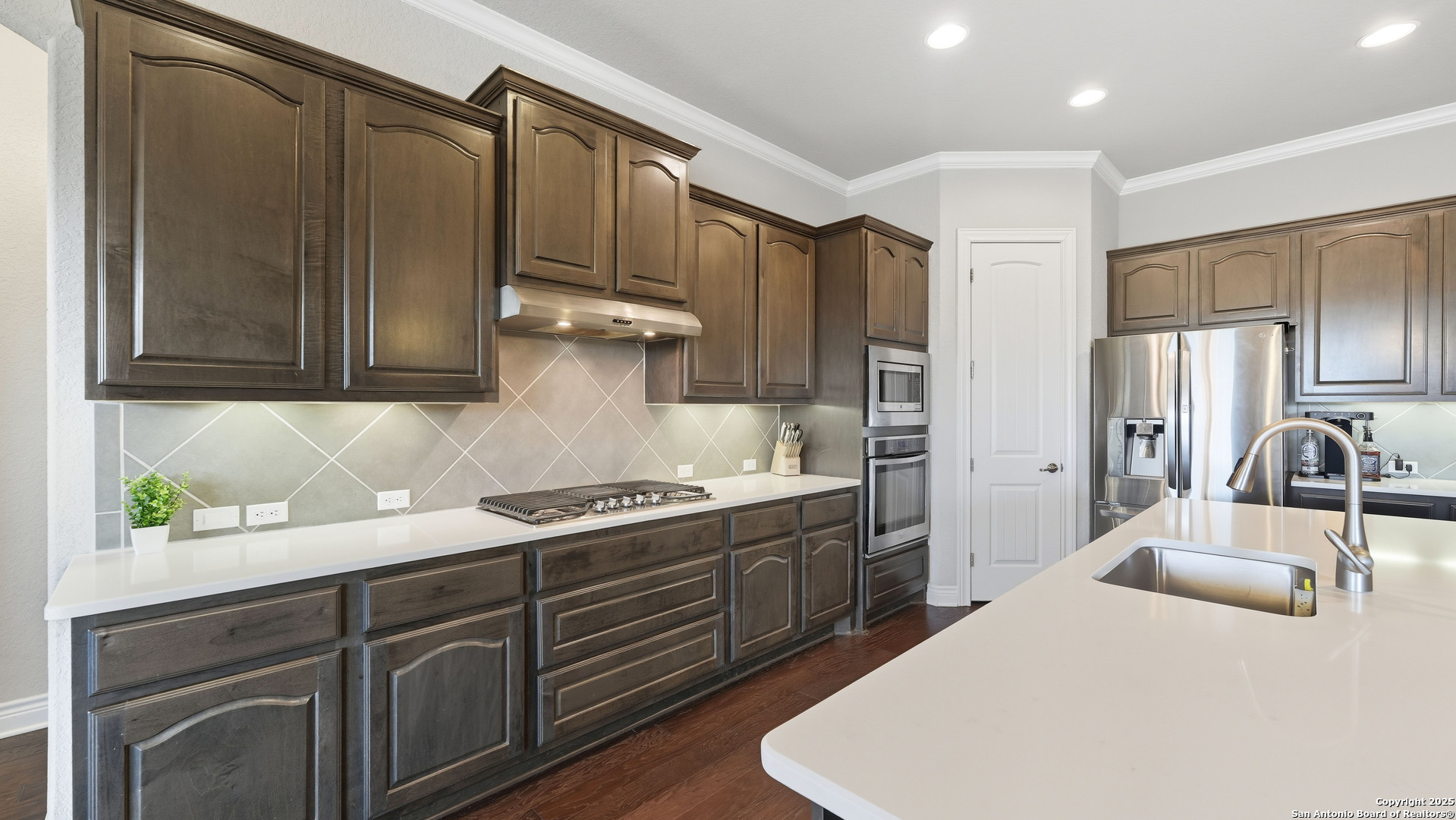 1218 Magnum New Braunfels TX 78132