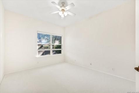 30 Amber Forest Hollywood Park TX 78232