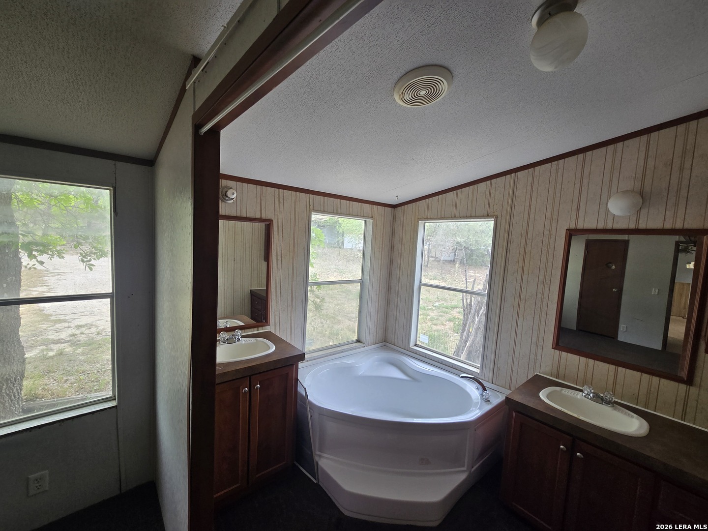 1819 Medina Circle San Antonio TX 78264