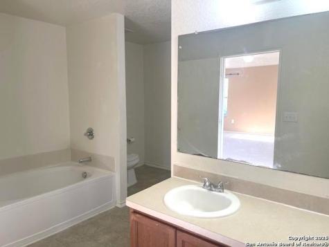 7431 Monets Garden San Antonio TX 78218