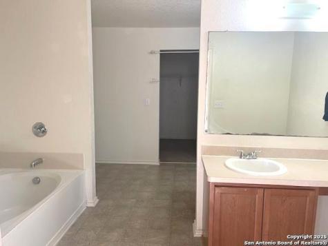 7431 Monets Garden San Antonio TX 78218
