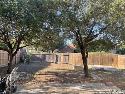 7431 Monets Garden San Antonio TX 78218