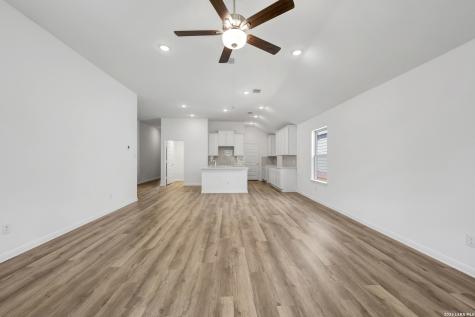 6244 Persimmon Lake San Antonio TX 78245