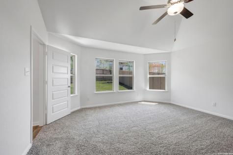 6244 Persimmon Lake San Antonio TX 78245