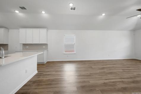 6244 Persimmon Lake San Antonio TX 78245