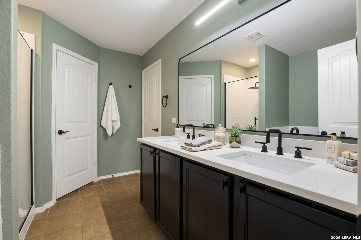 5711 Espada Cliff San Antonio TX 78222