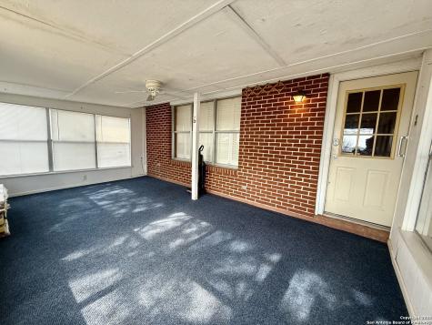 318 Cottonwood Kenedy TX 78119
