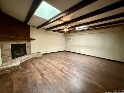 318 Cottonwood Kenedy TX 78119