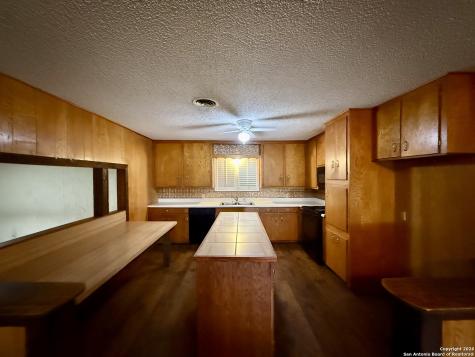 318 Cottonwood Kenedy TX 78119
